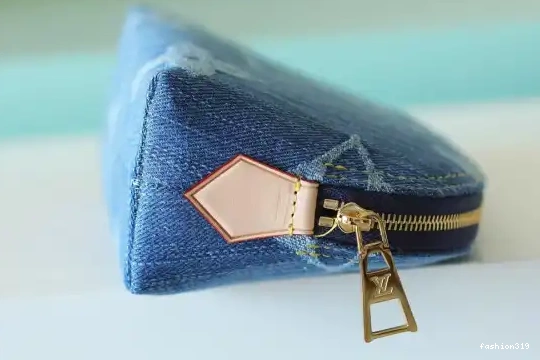 Cosmétique Vuitton PM Louis Pochette 0408